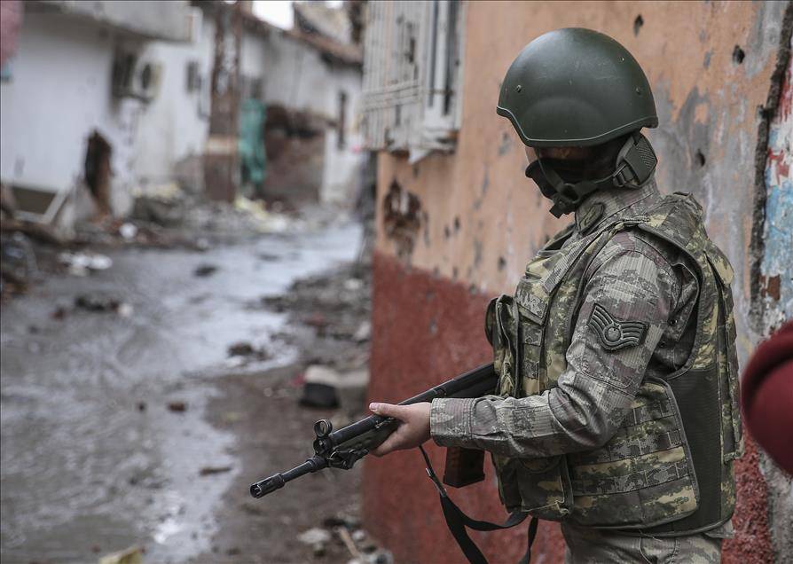 Kadınlara askerlik zorunluluğu mu geliyor? TBMM’deki dilekçe gündem yarattı 8